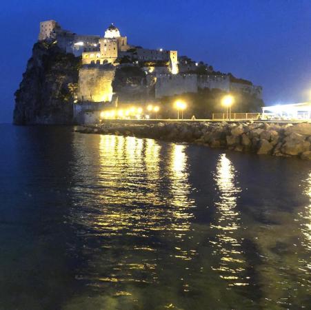 Cinque Notti in hotel 4 Stelle ad Ischia Porto 